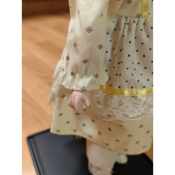 Heritage Mint Porcelain Doll 16” Amanda Yellow Dress Blonde Curly Hair Vintage - Picture 6 of 12